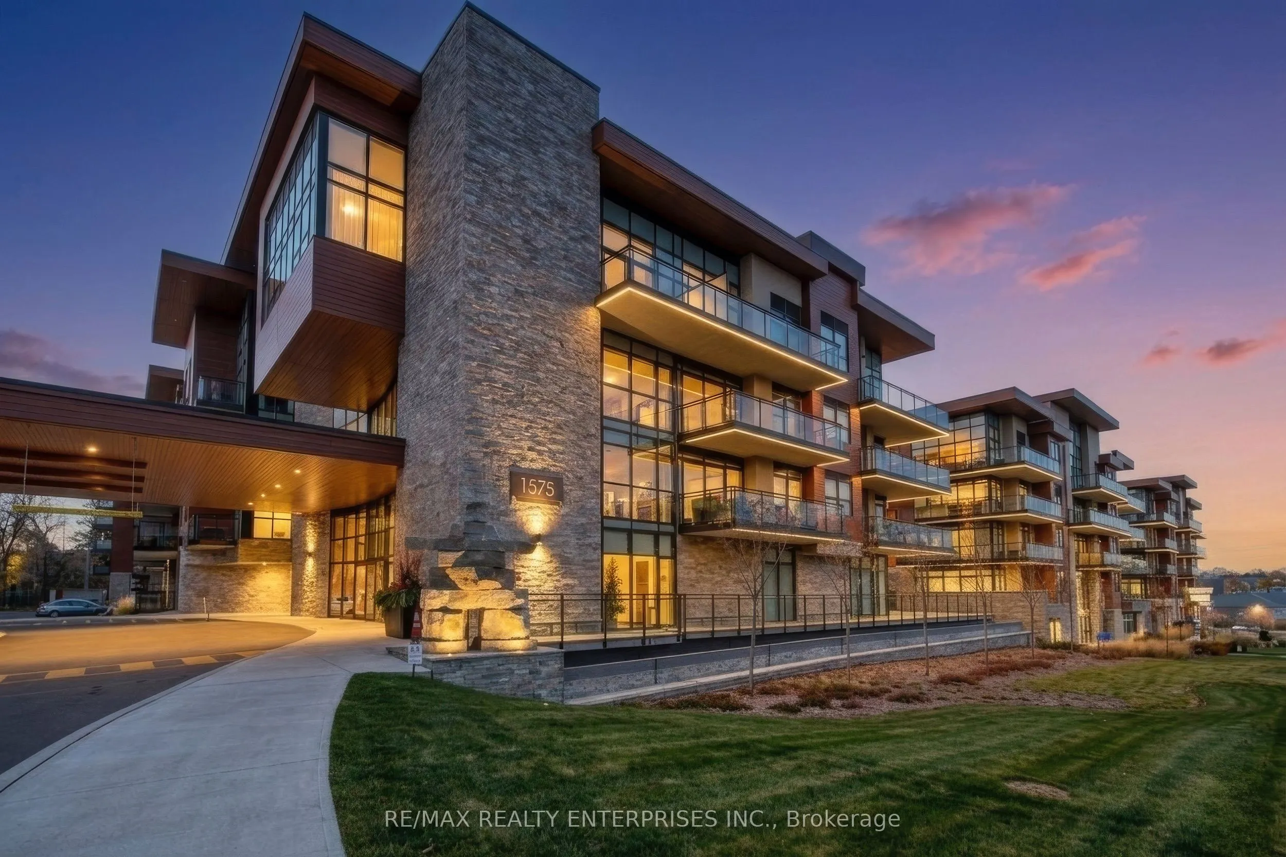 1575 Lakeshore Road W #GR45