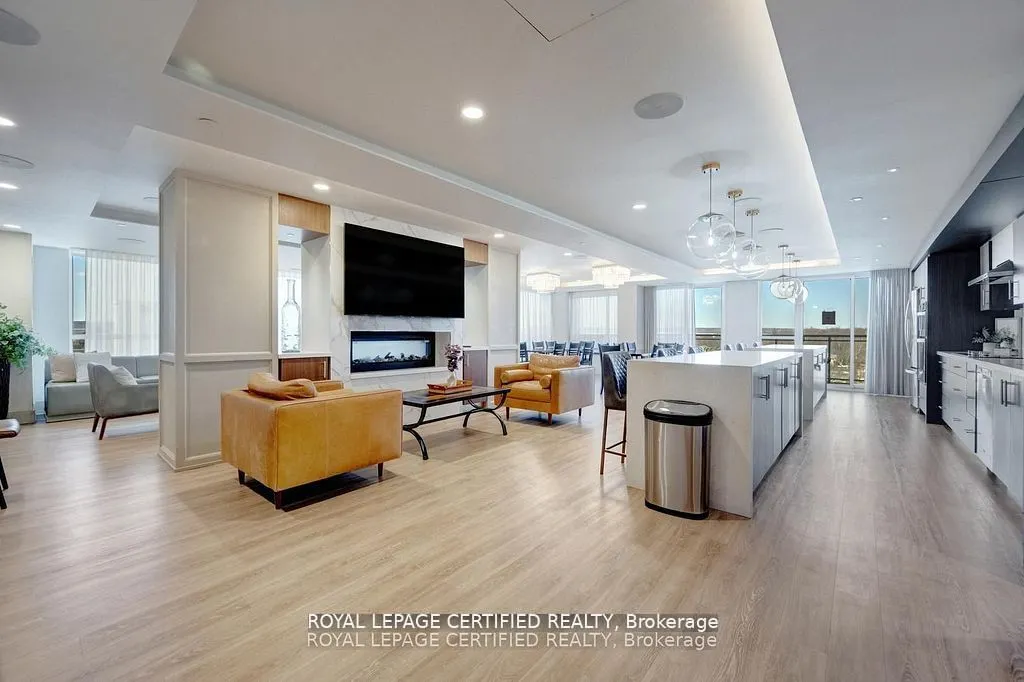 1050 Main Street E #114