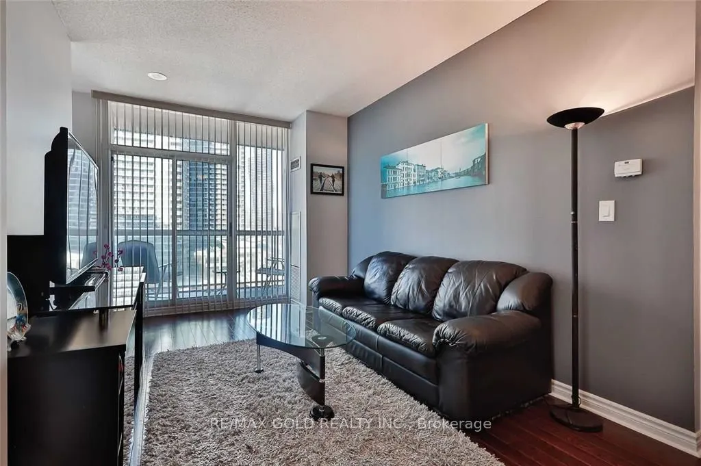 3504 Hurontario Street #807