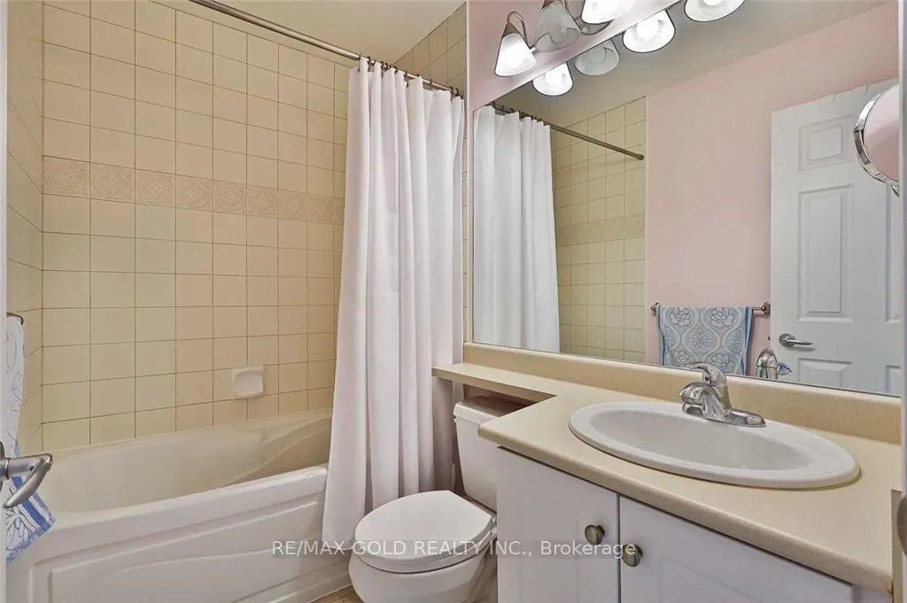 3504 Hurontario Street #807