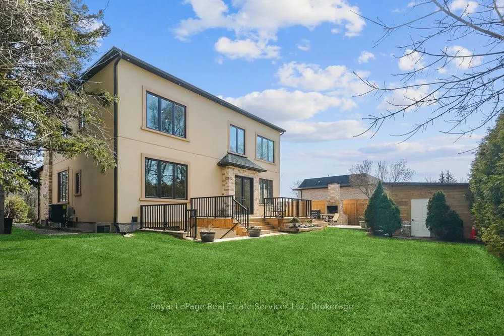1211 Pinegrove Road