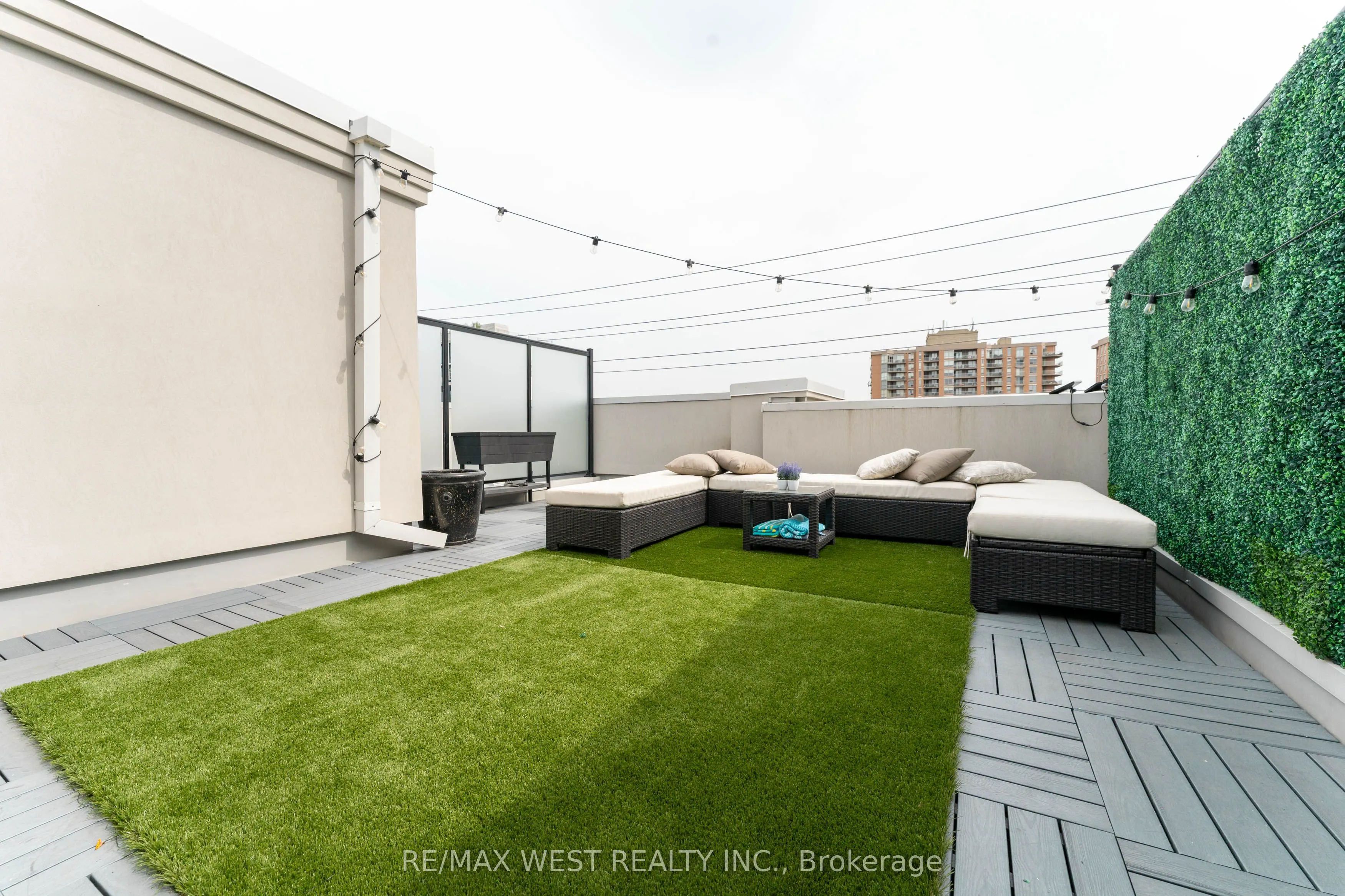 1180 Cawthra Road #105