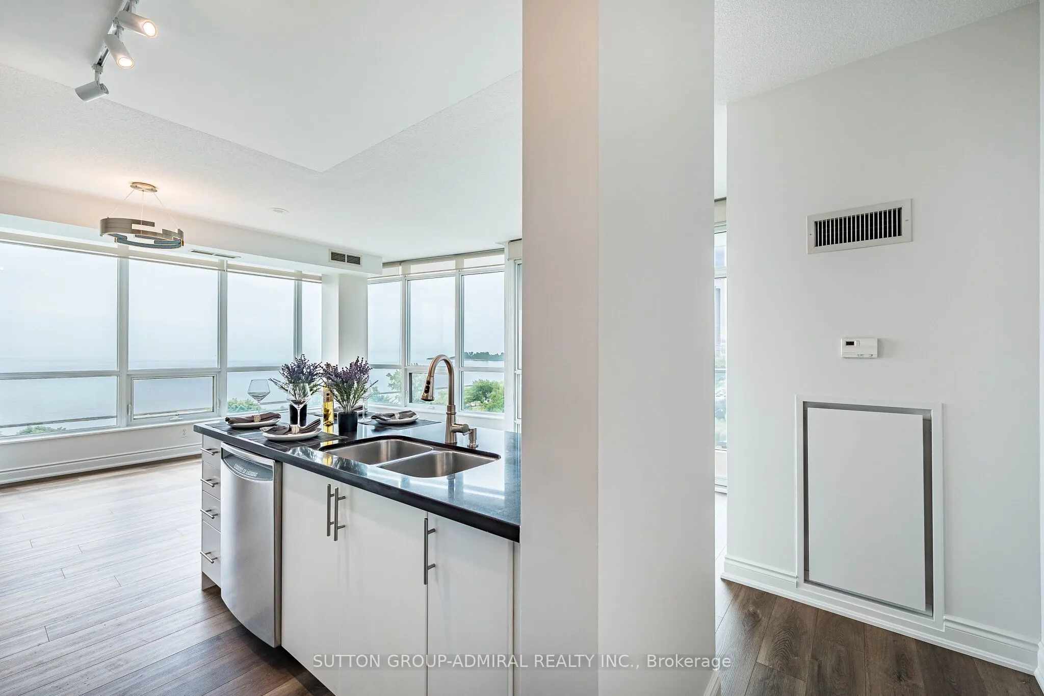 1900 Lake Shore Boulevard W #803