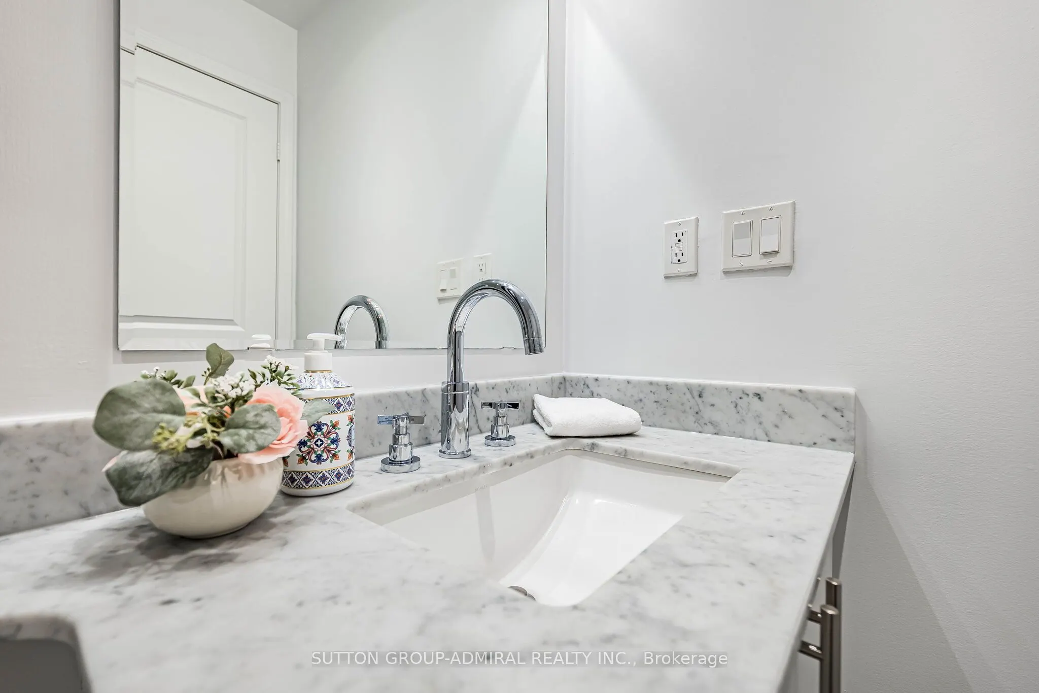 1900 Lake Shore Boulevard W #803