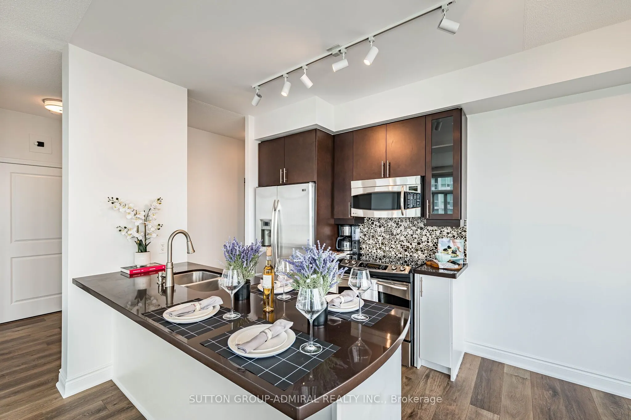 1900 Lake Shore Boulevard W #803