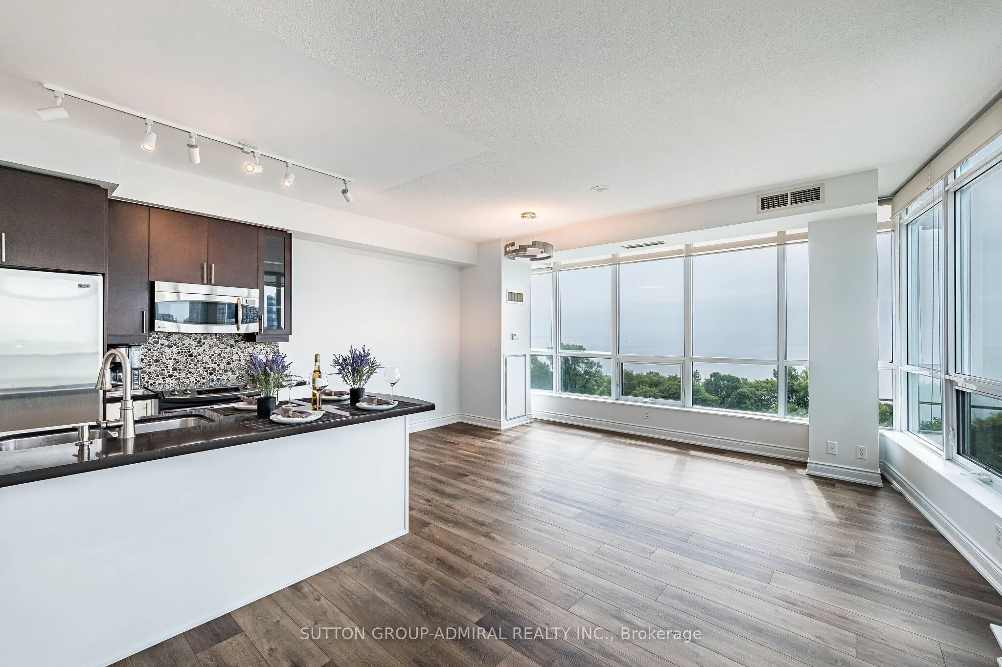 1900 Lake Shore Boulevard W #803