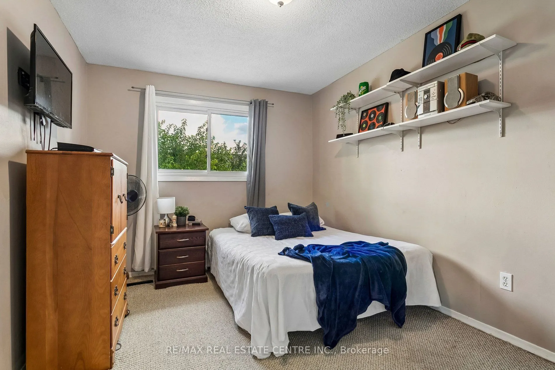 5 Hockley Path