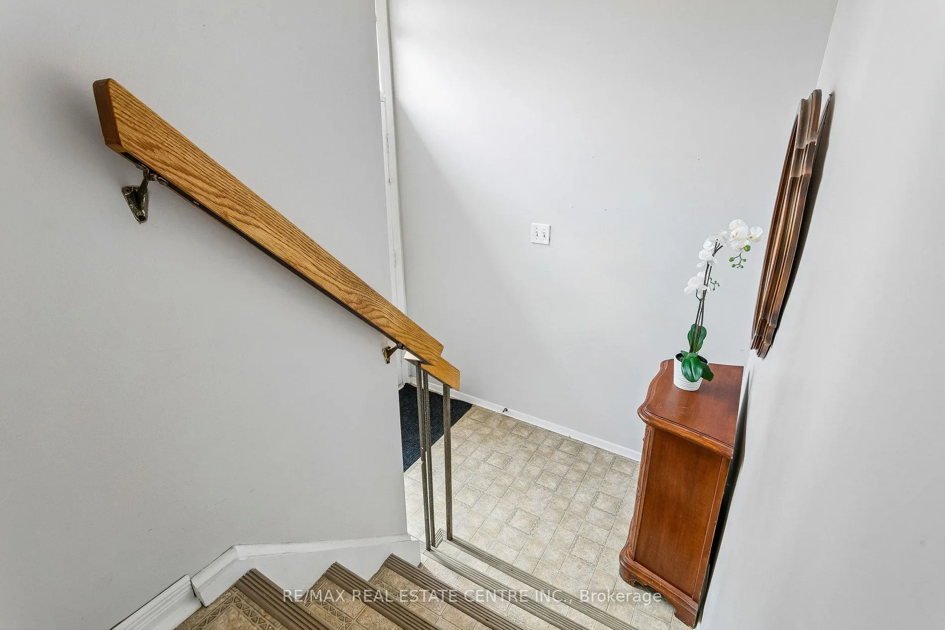 5 Hockley Path