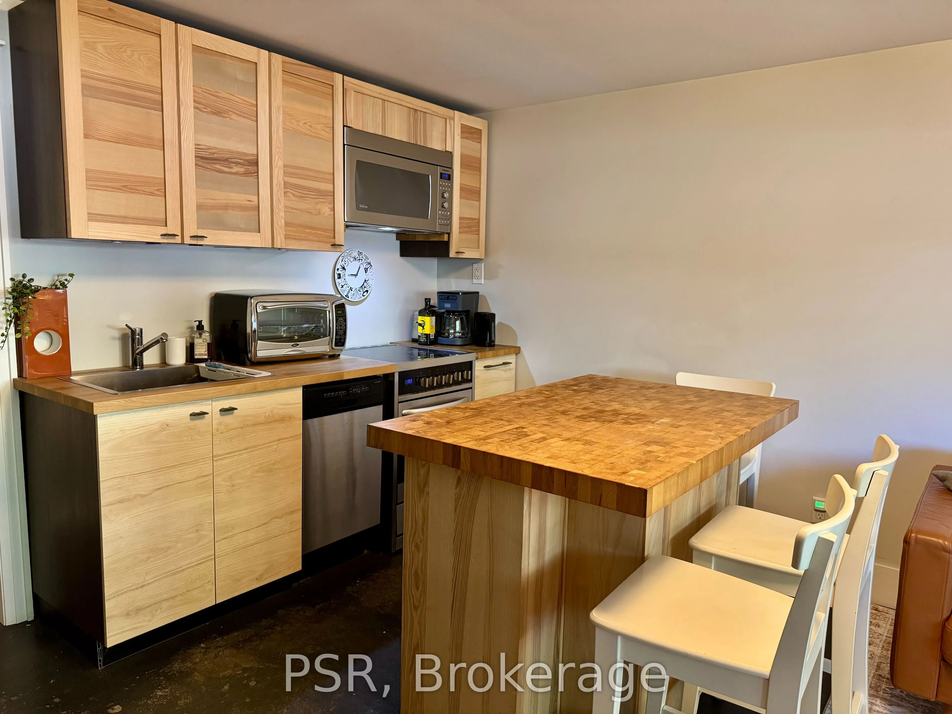 76 Thirty Fifth Street N #Lower A