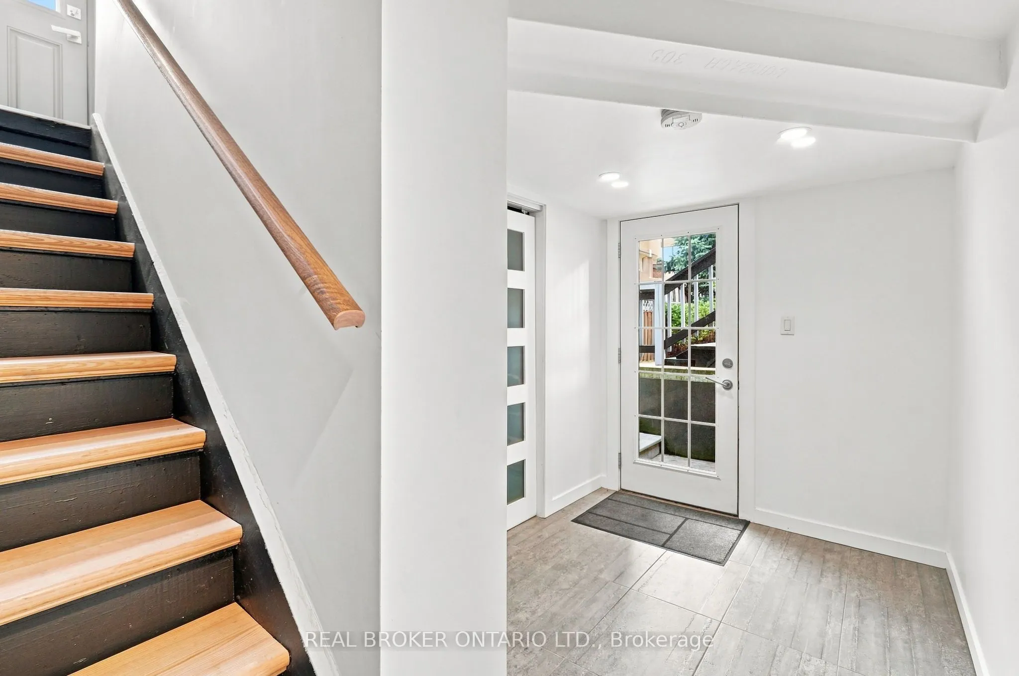 671 Scarlett Road