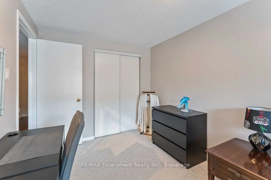 1500 Reeves Gate #1