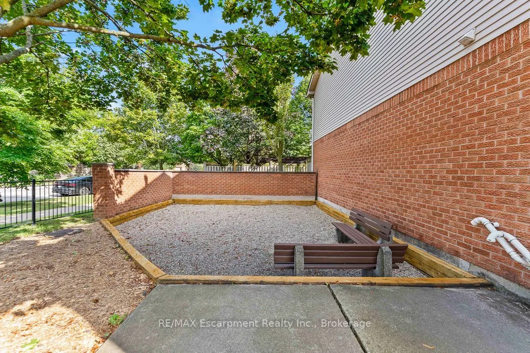 1500 Reeves Gate #1