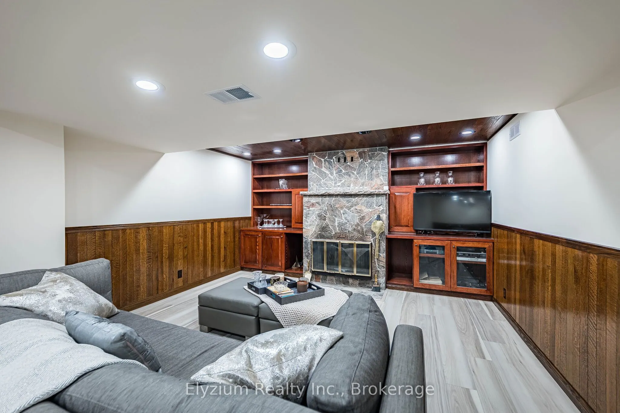 1566 Myron Drive