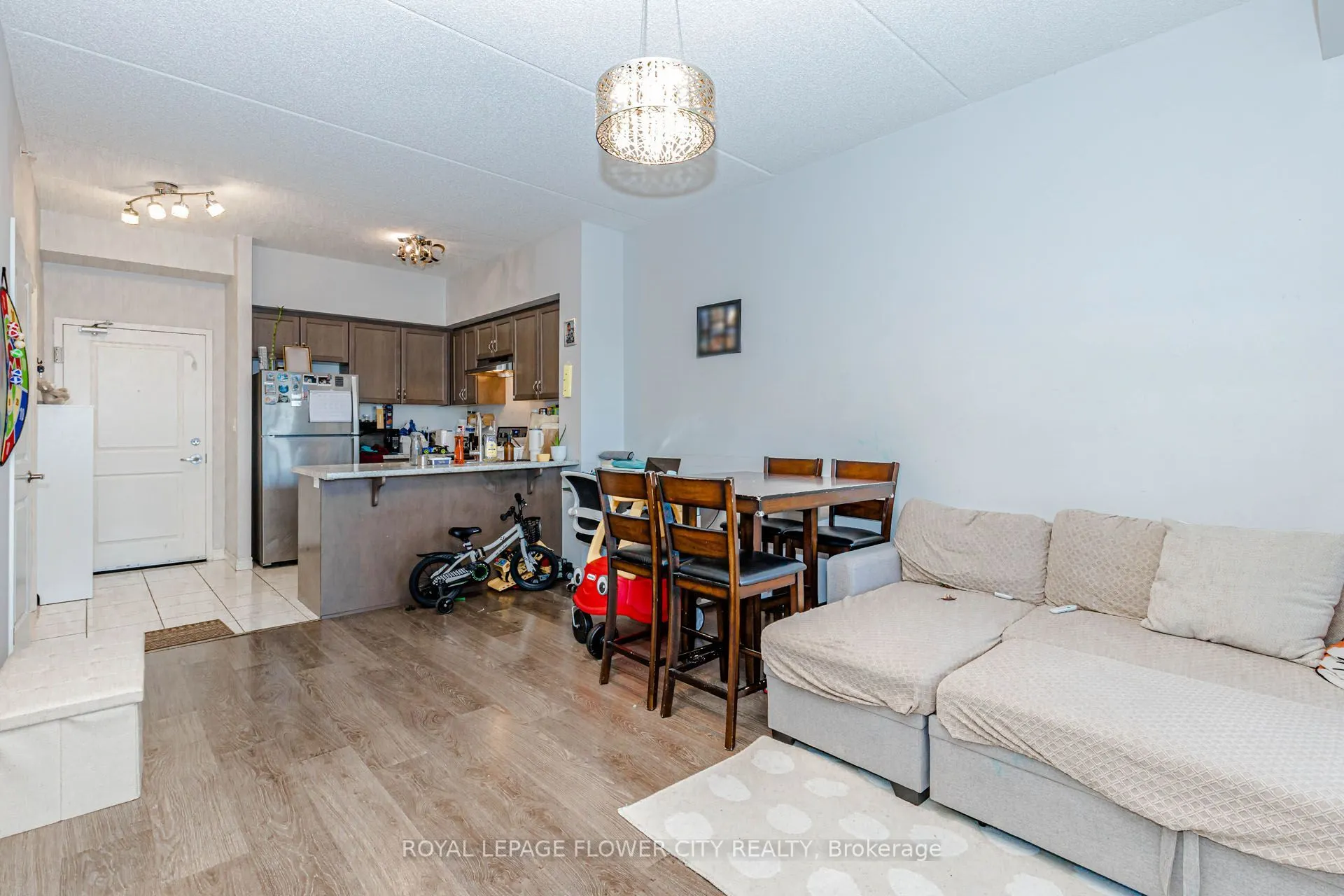 630 Sauve Street #404