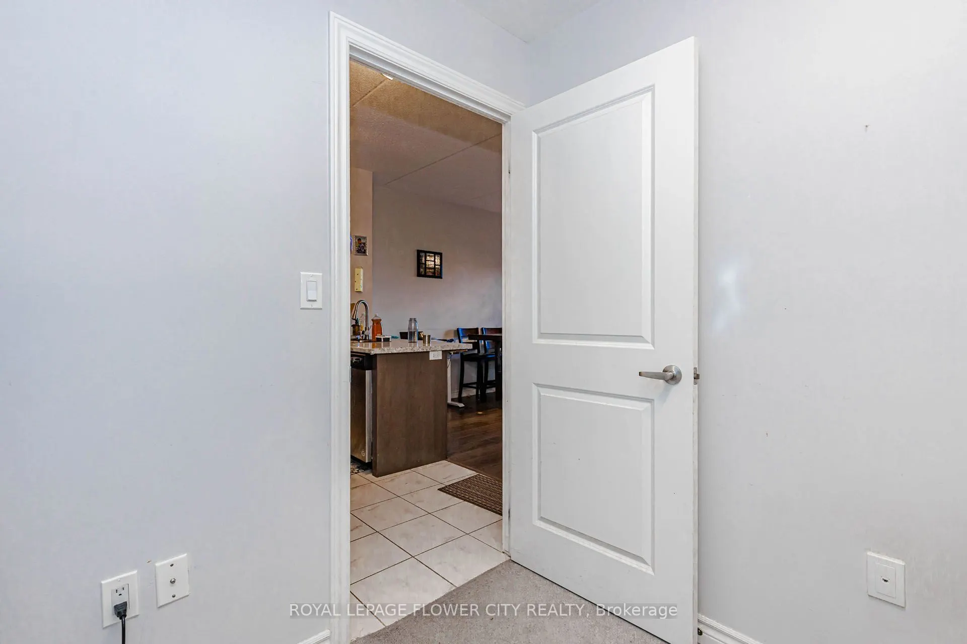 630 Sauve Street #404