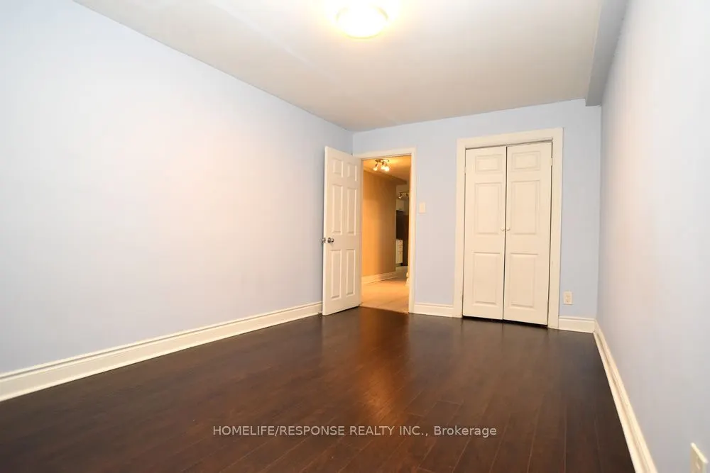 42 EMERALD Crescent #1