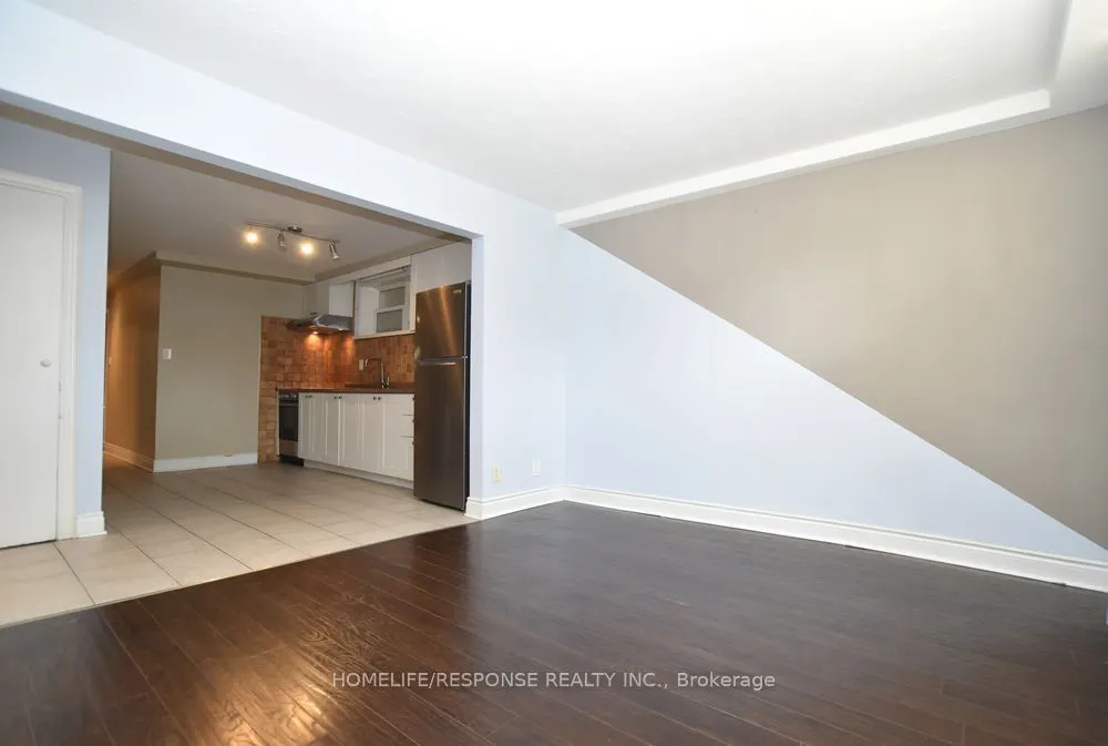 42 EMERALD Crescent #1
