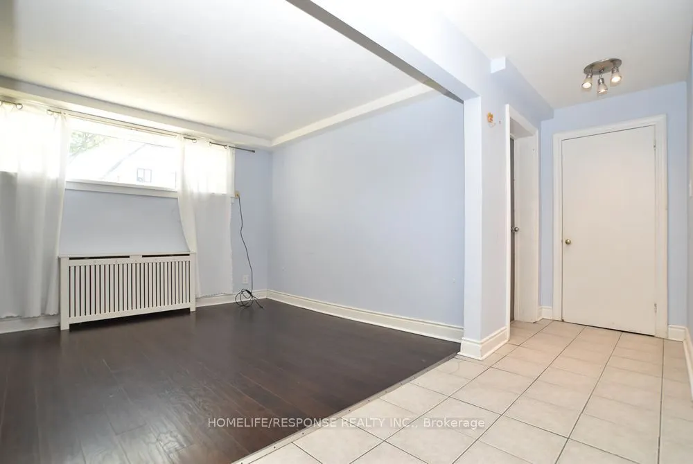 42 EMERALD Crescent #1