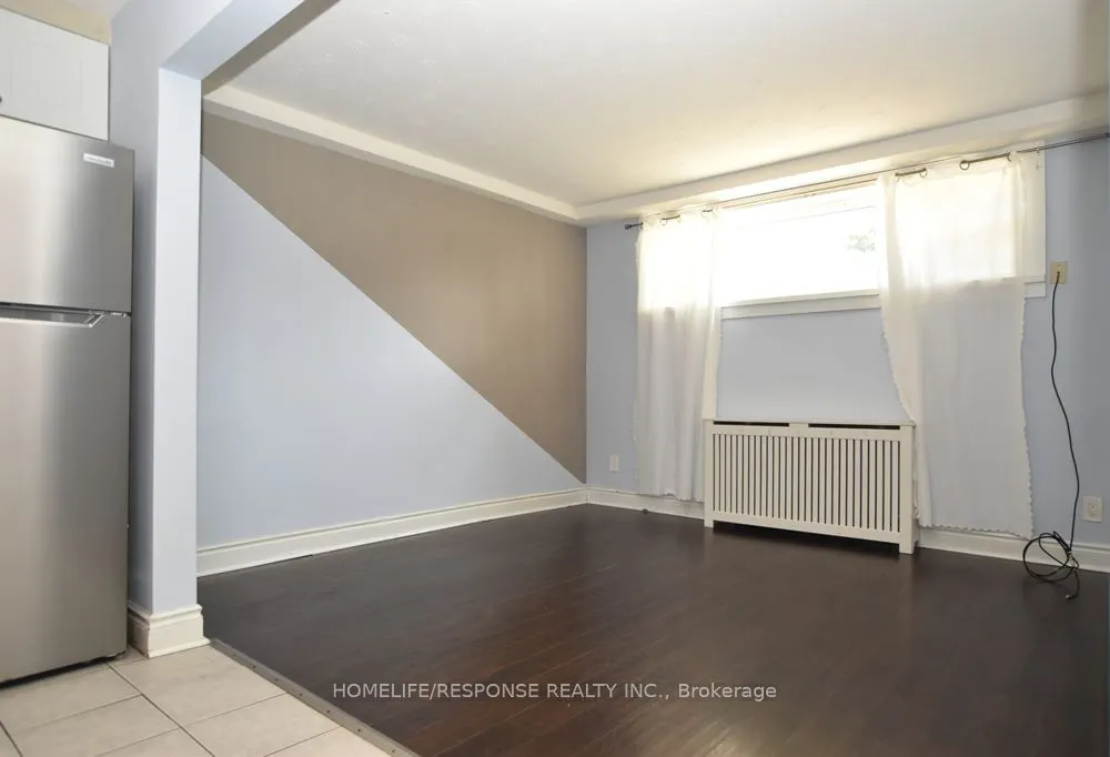42 EMERALD Crescent #1