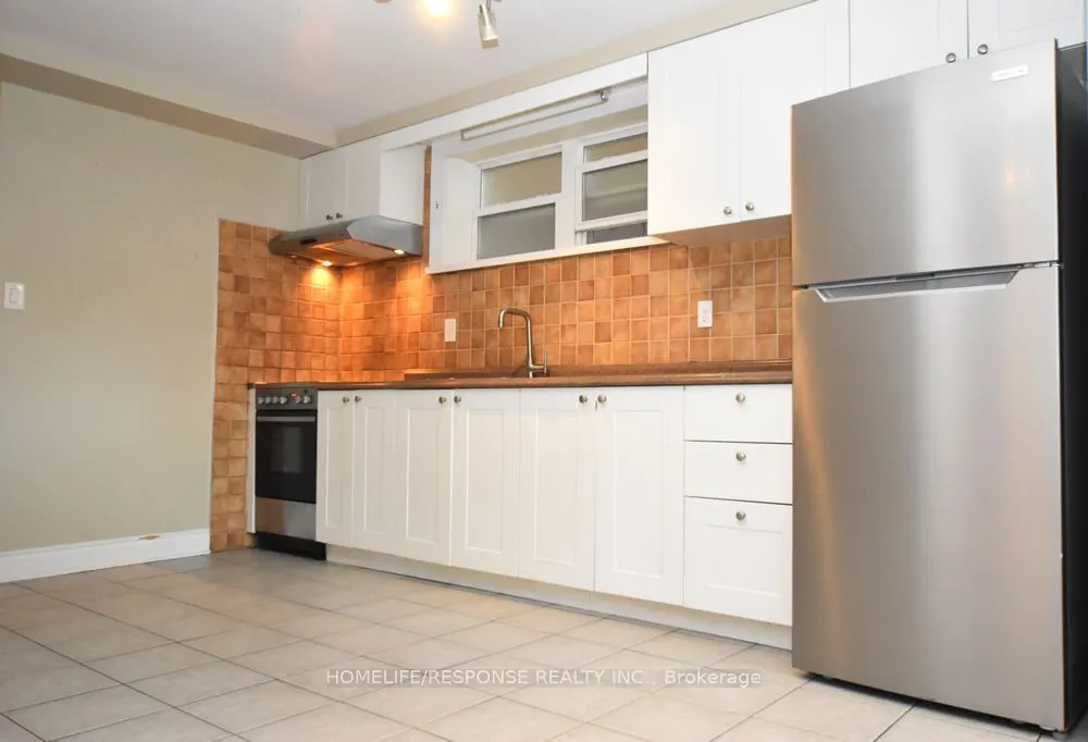 42 EMERALD Crescent #1