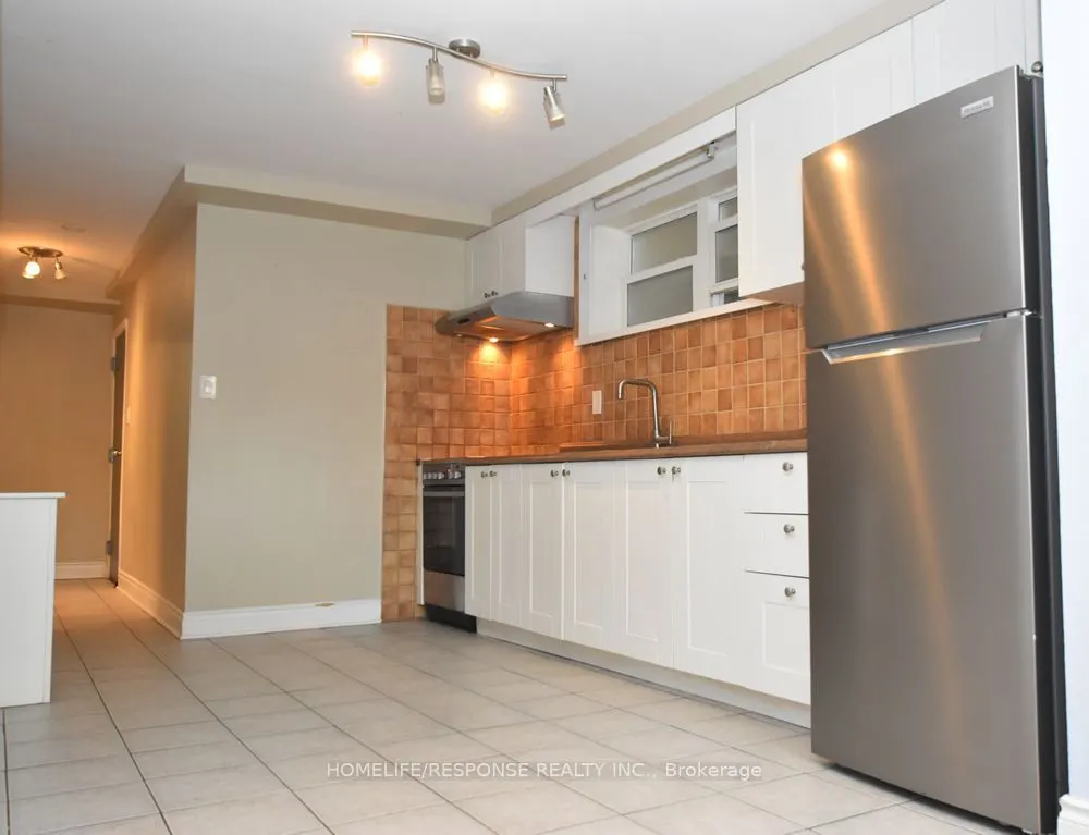 42 EMERALD Crescent #1