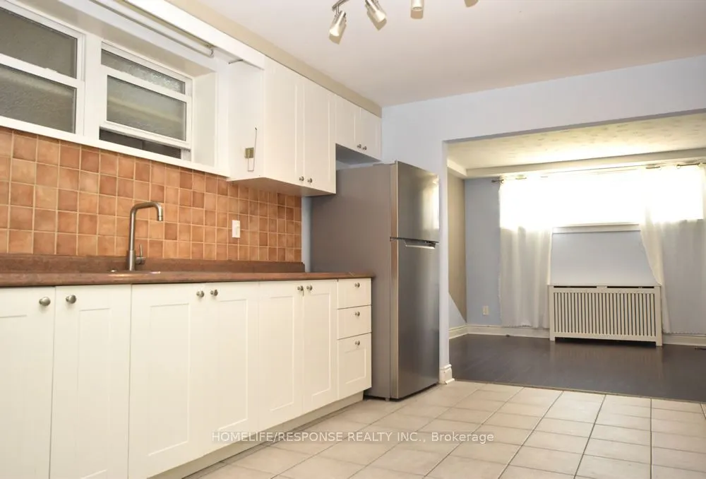 42 EMERALD Crescent #1
