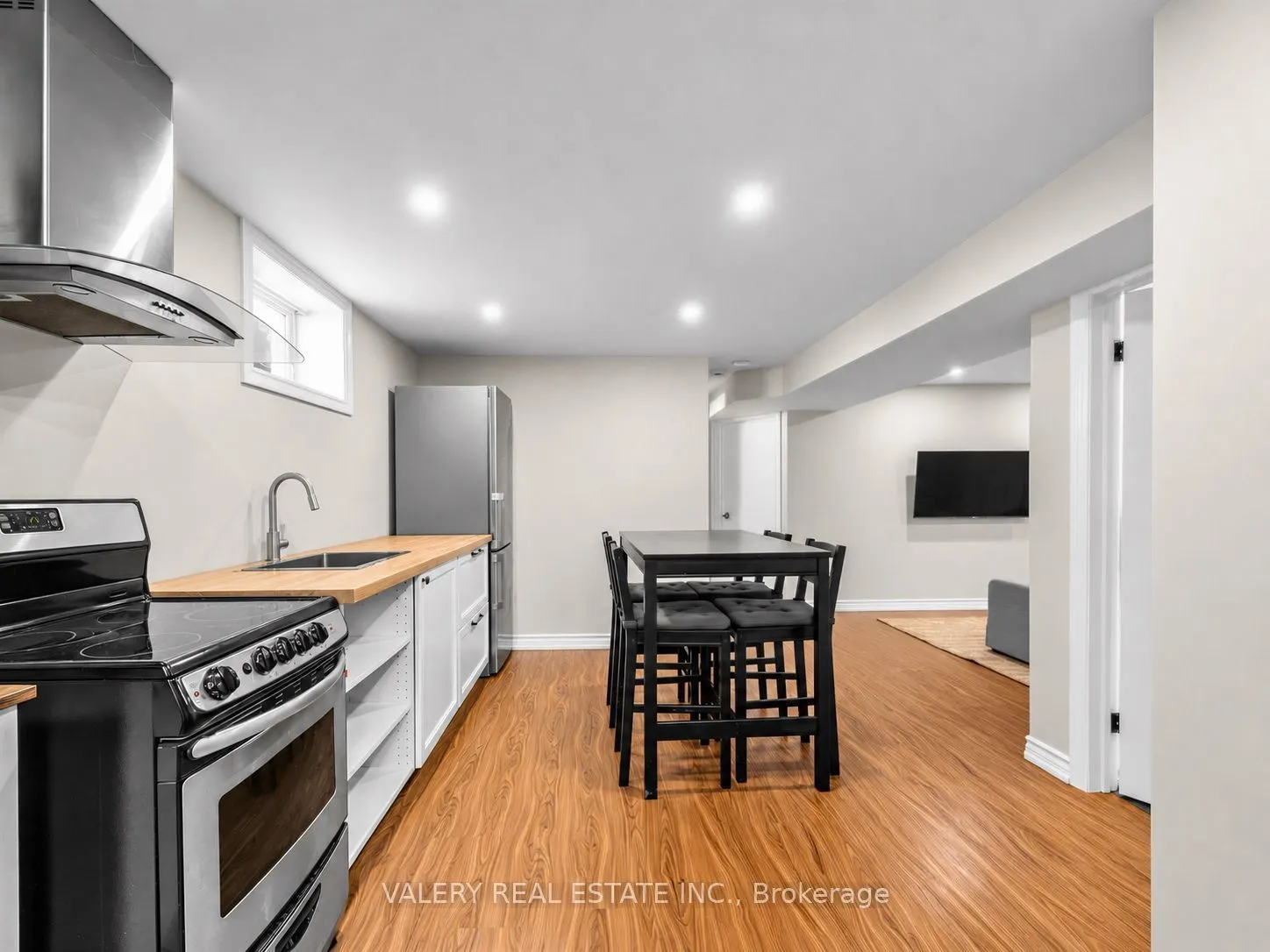 12 Arkley Crescent #Lower #2