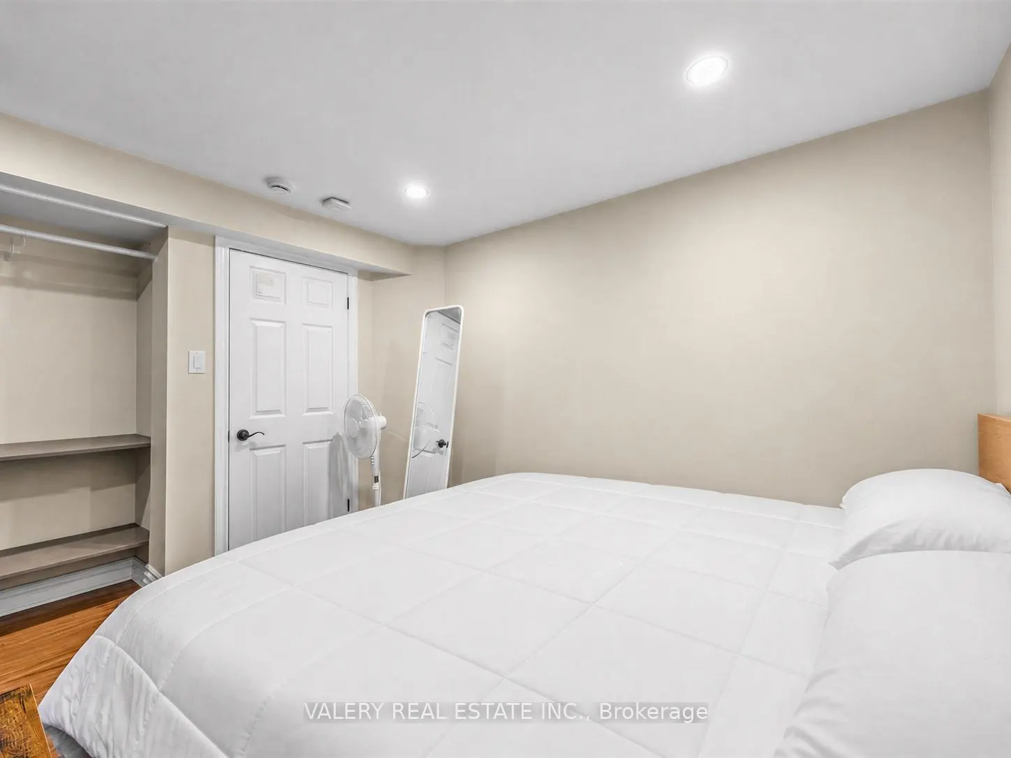 12 Arkley Crescent #Lower #2