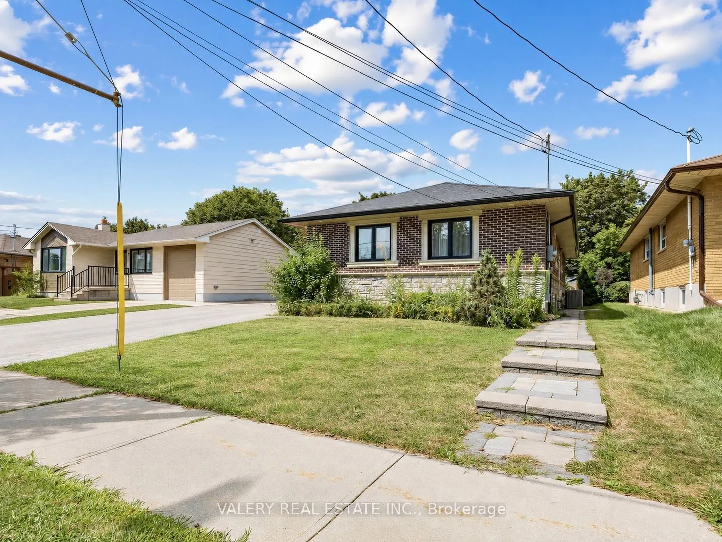 12 Arkley Crescent #Lower #2