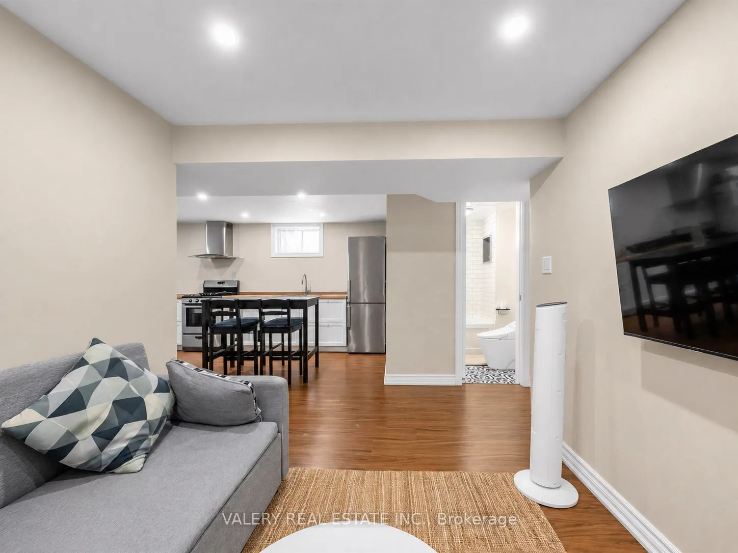 12 Arkley Crescent #Lower #2