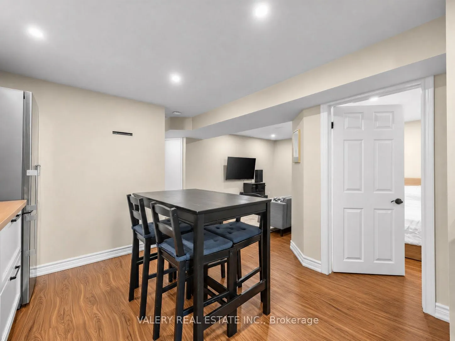 12 Arkley Crescent #Lower #2