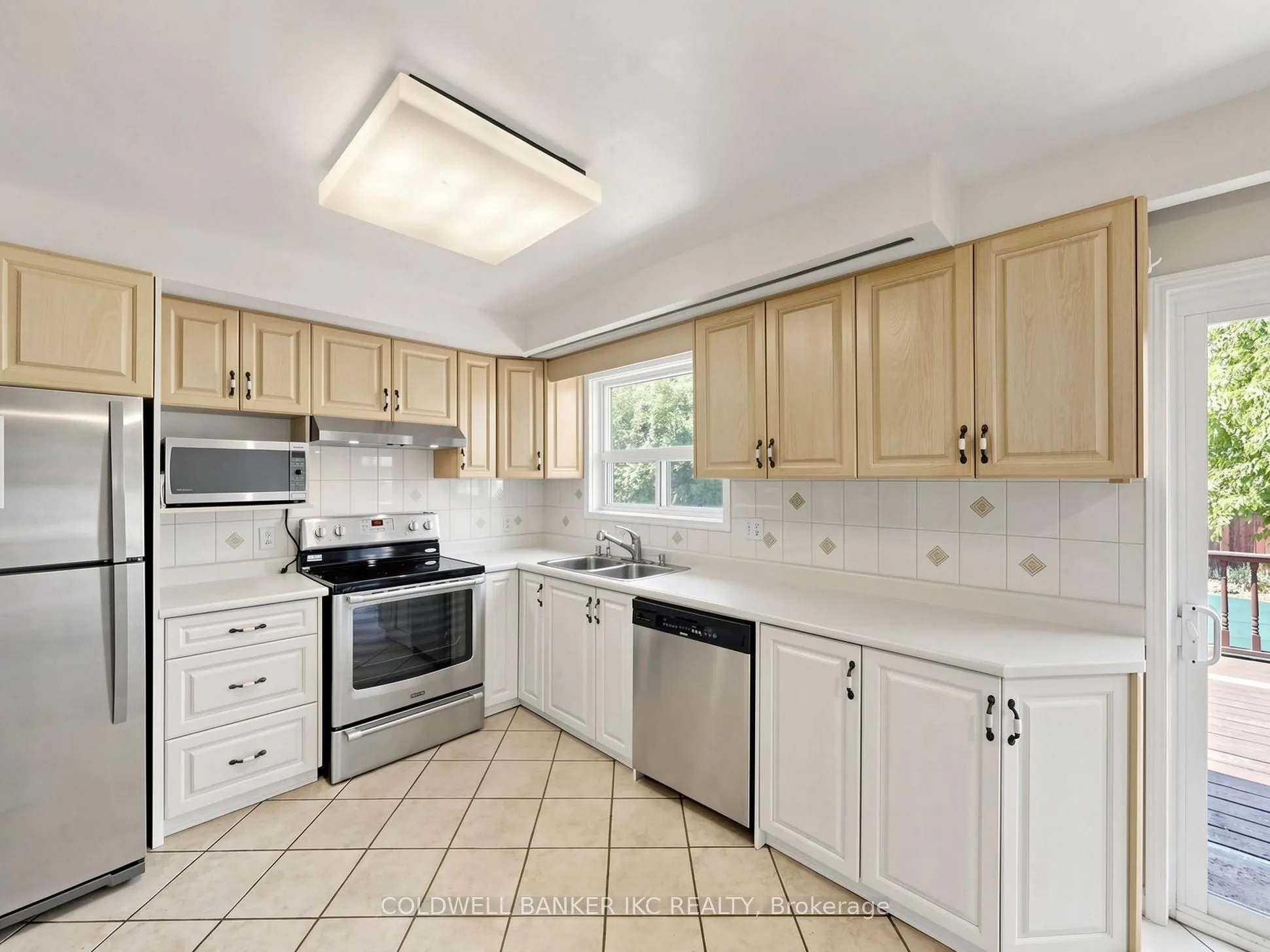 2220 Springfield Court