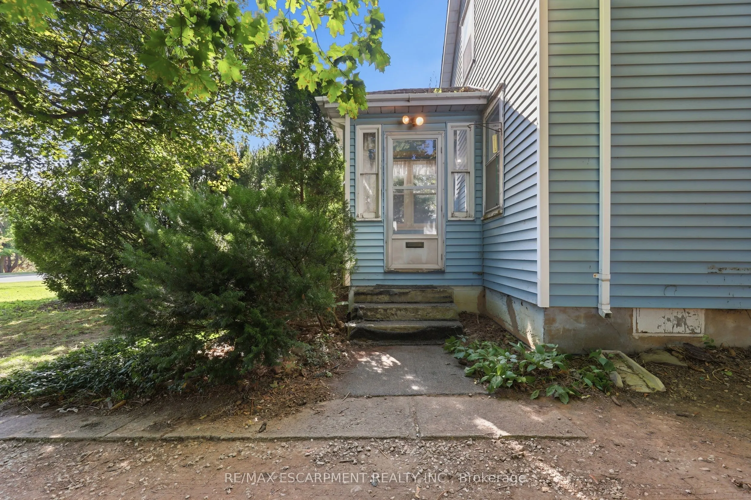 152 Commercial Street