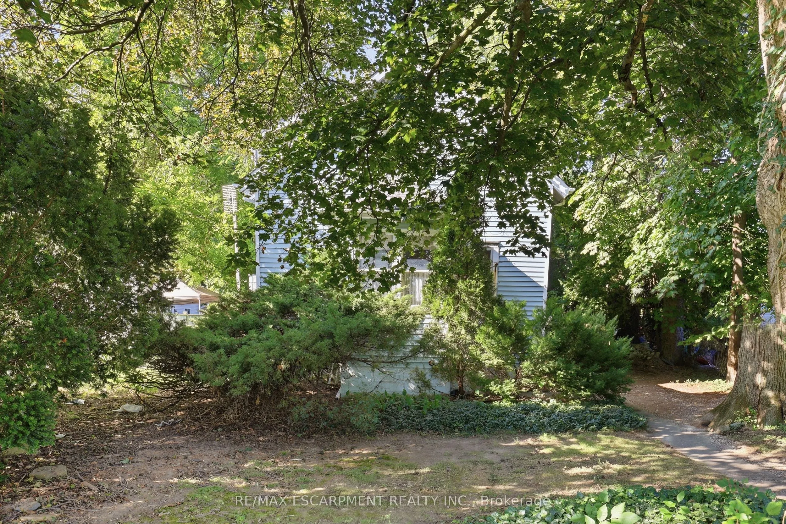 152 Commercial Street