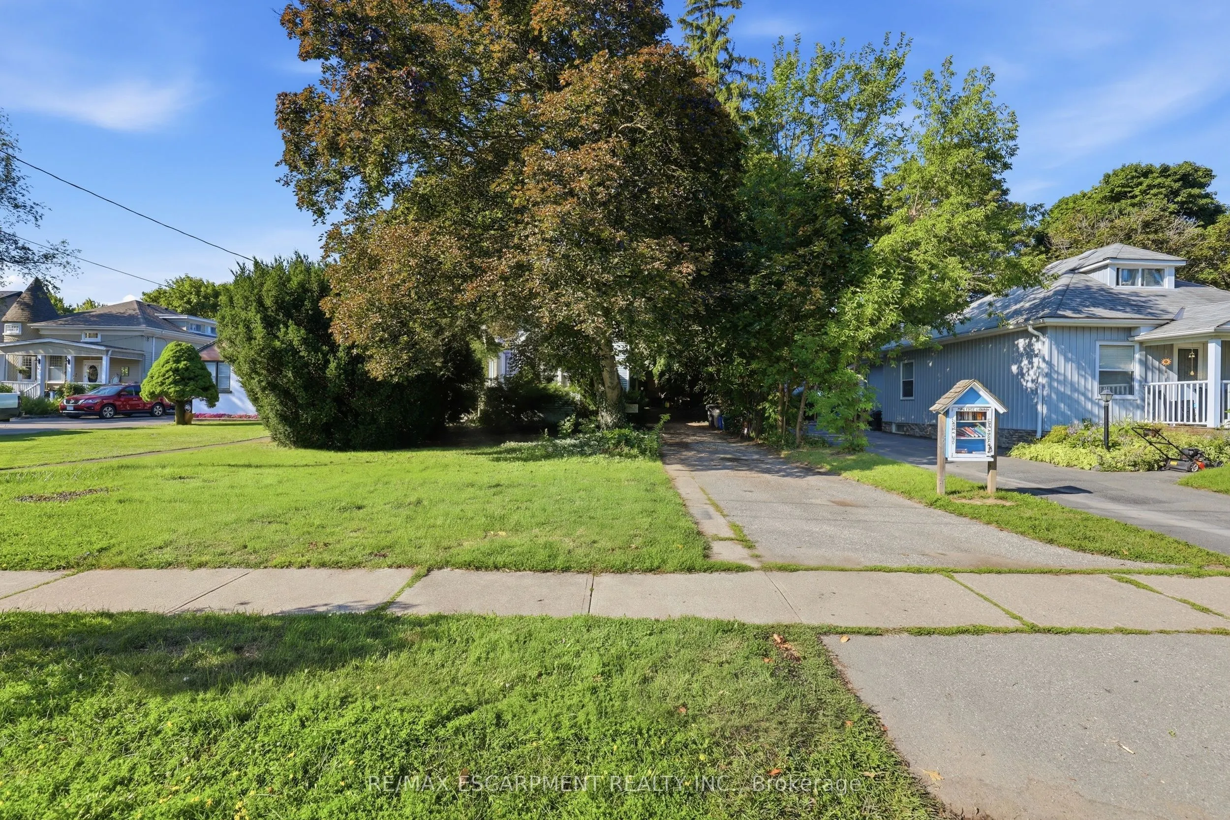 152 Commercial Street