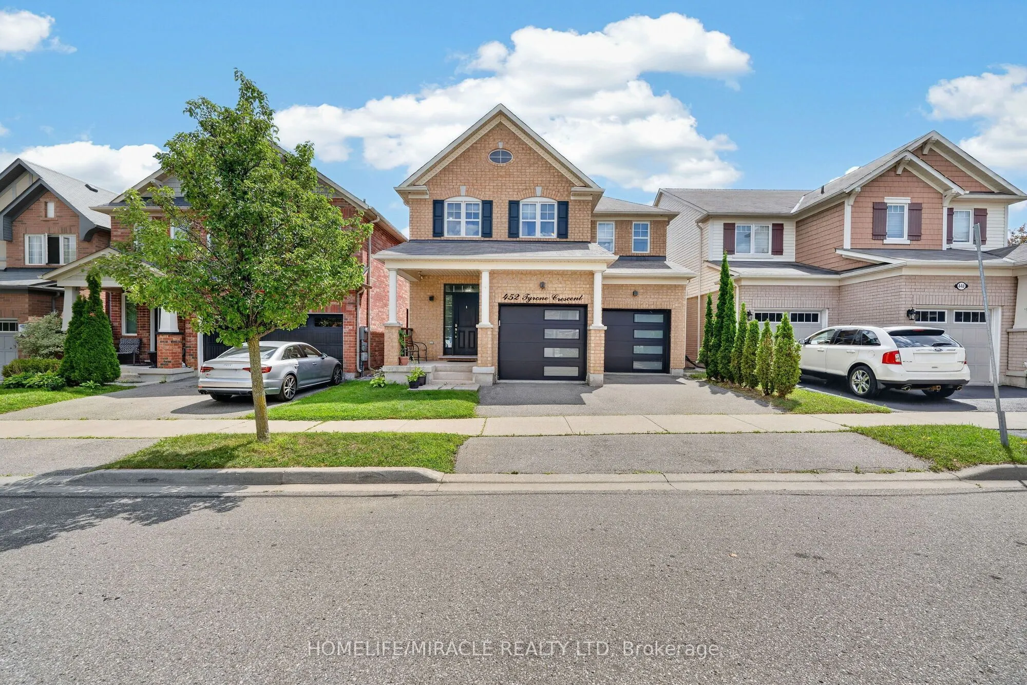 452 Tyrone Crescent