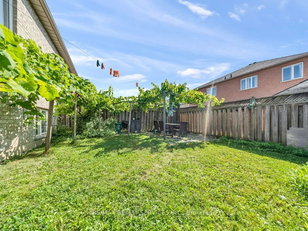 101 River Rock Crescent