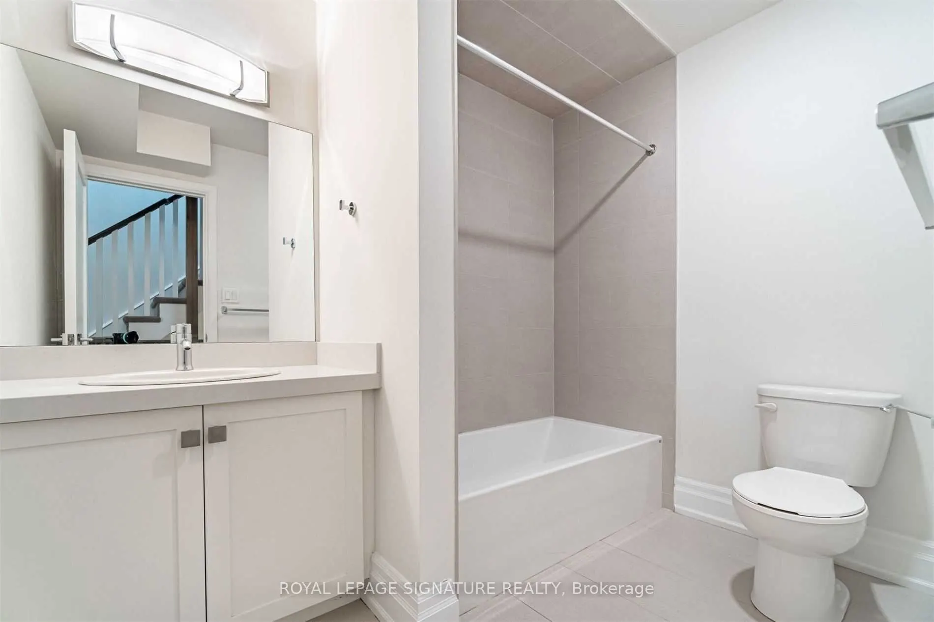 760 Lakeshore Road E #202