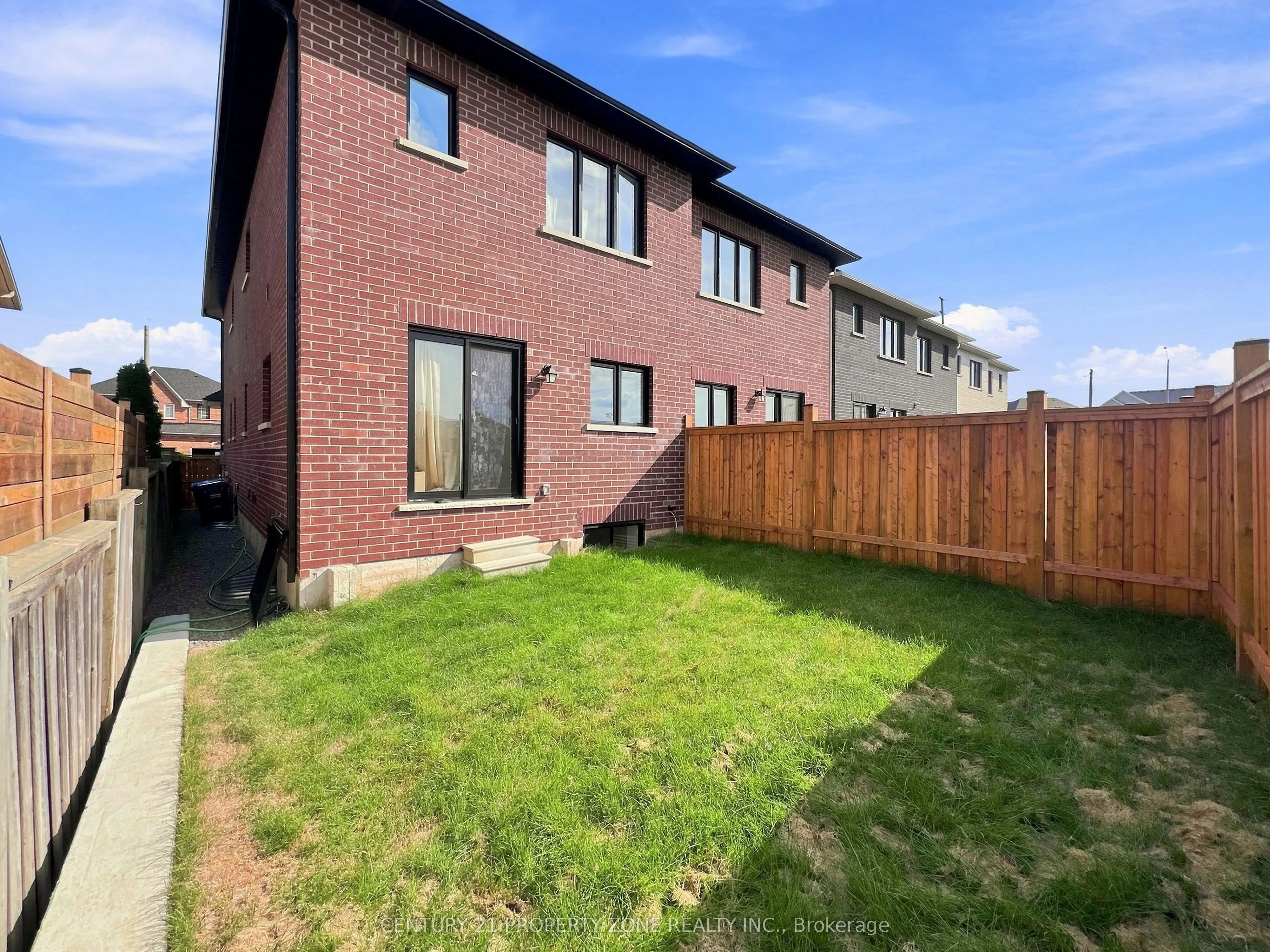 102 Cadillac Crescent