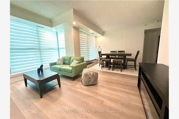 2067 Lake Shore Boulevard W