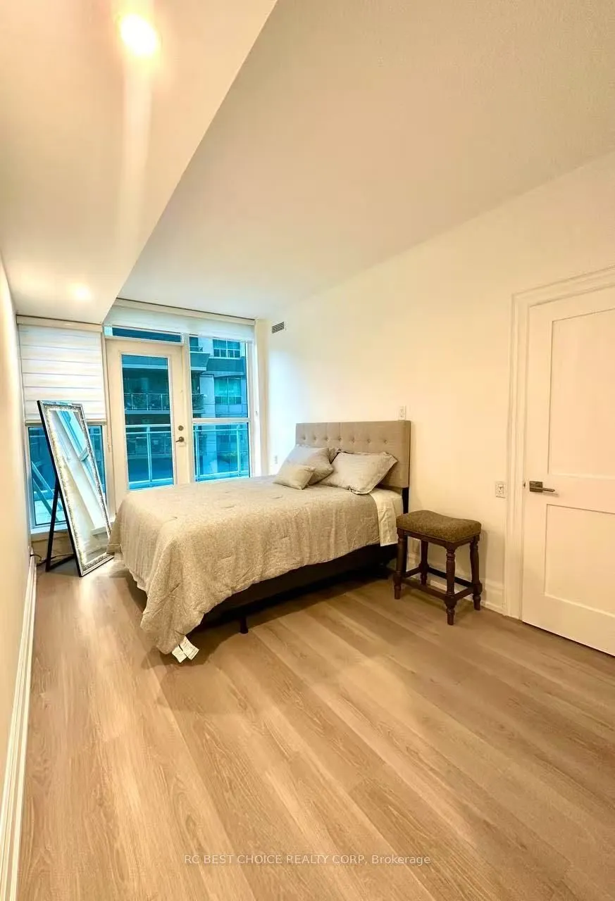 2067 Lake Shore Boulevard W #203