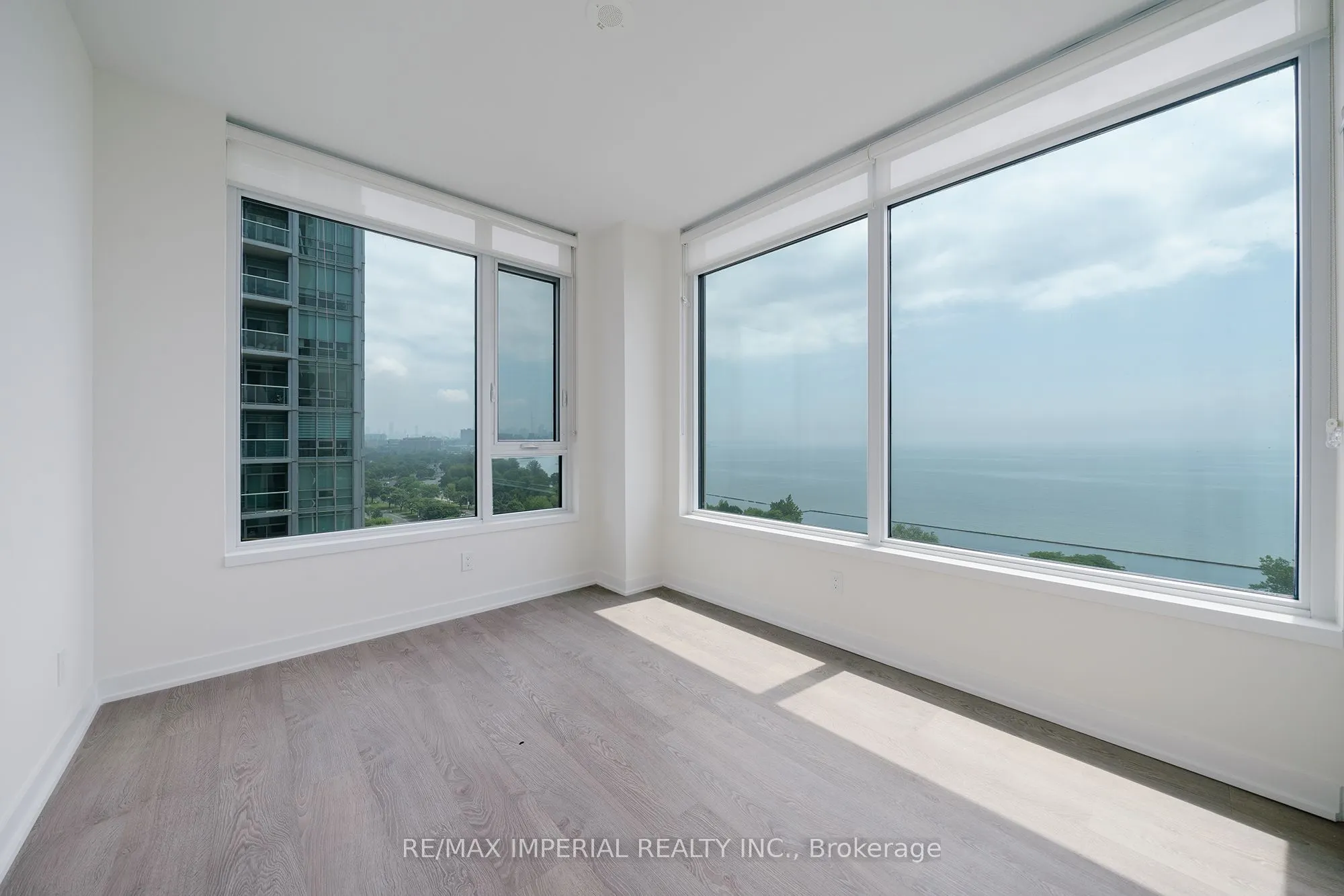 1926 Lakeshore Boulevard W #1607