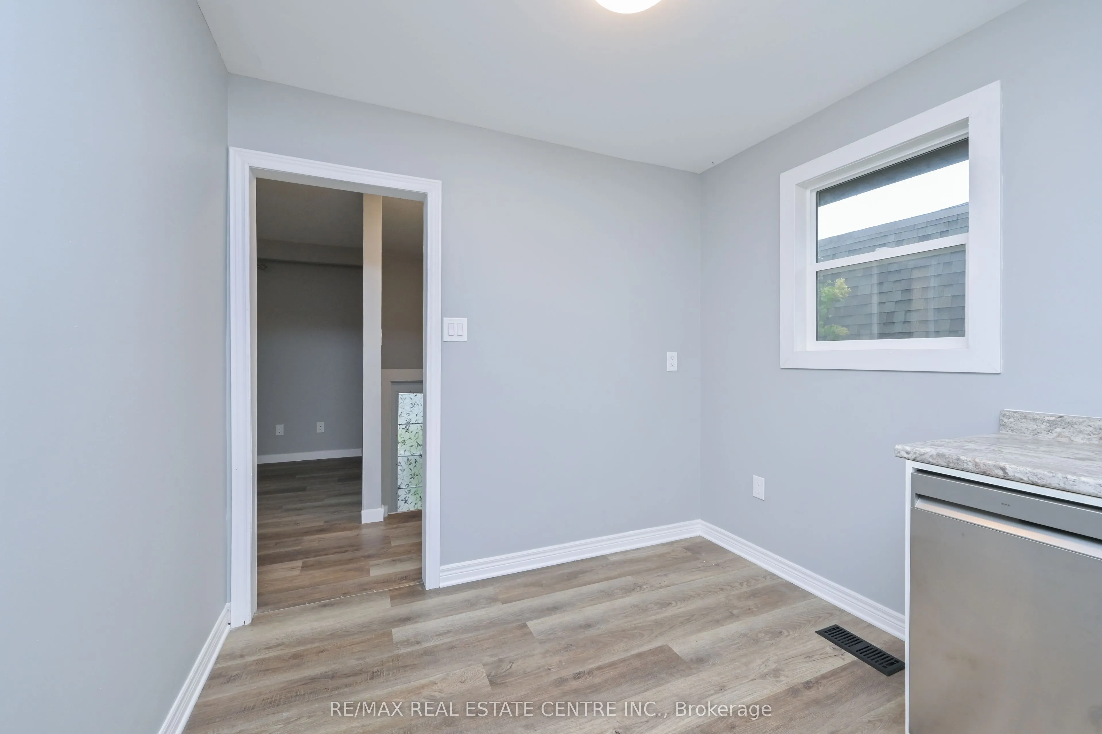 116 Burbank Crescent