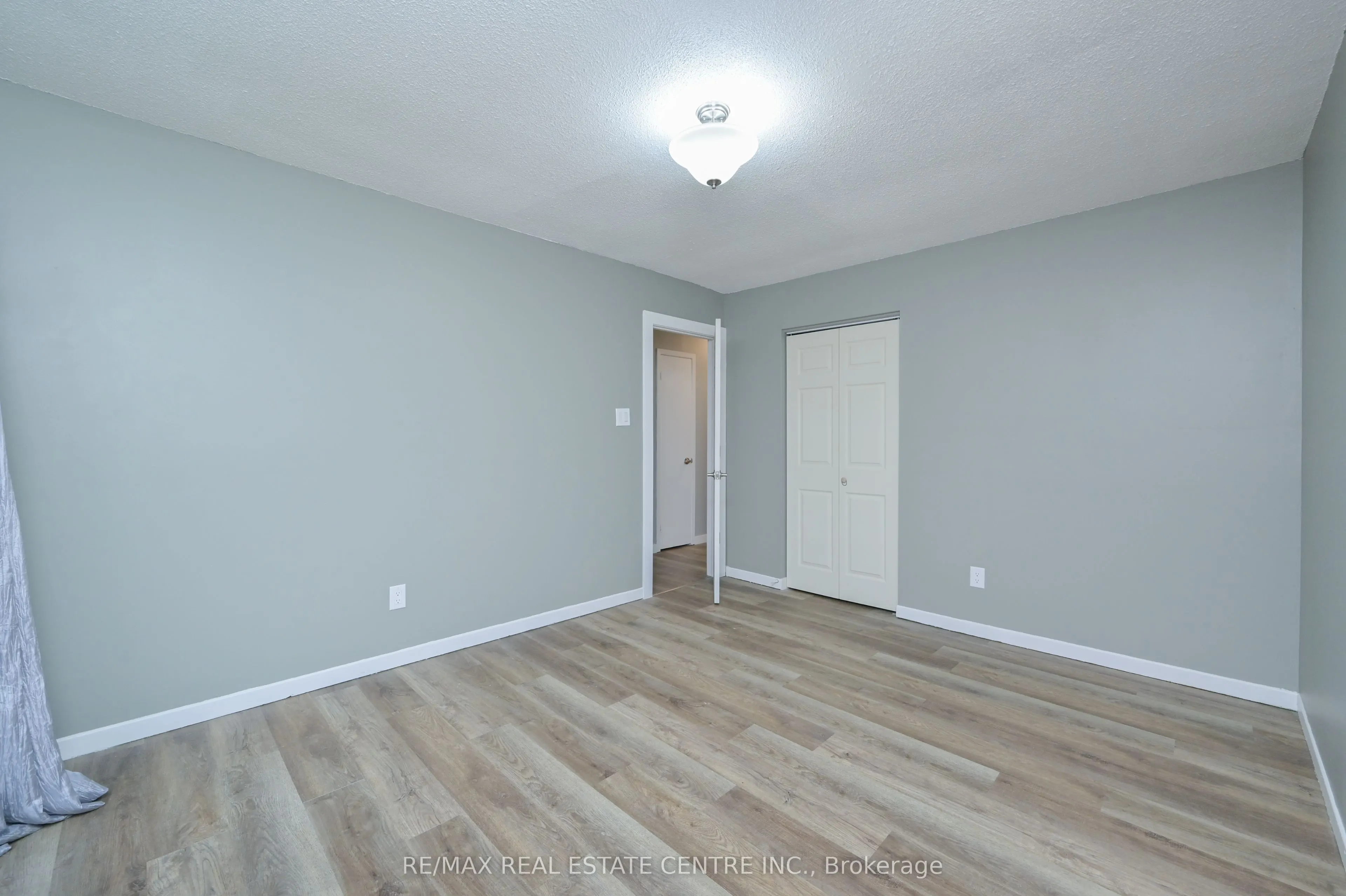116 Burbank Crescent