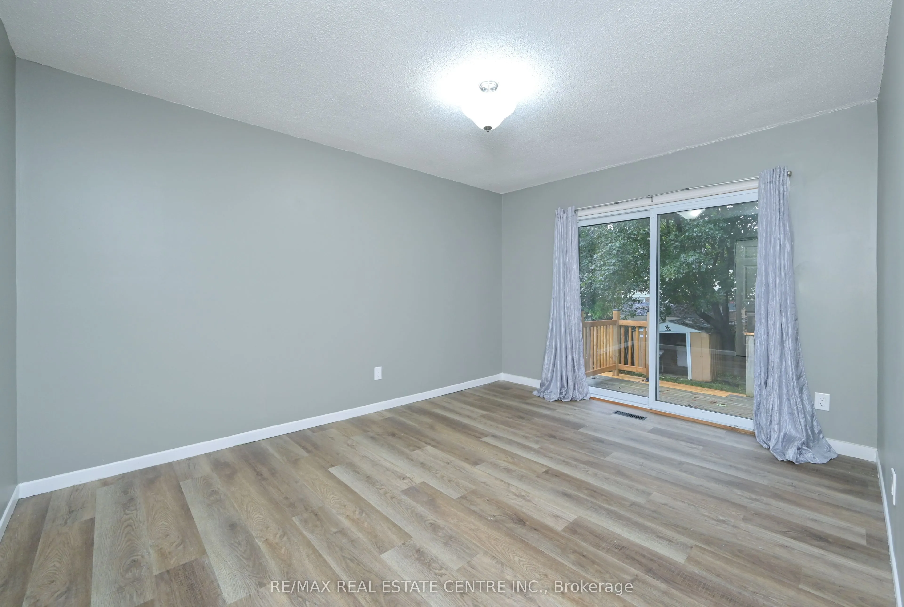 116 Burbank Crescent
