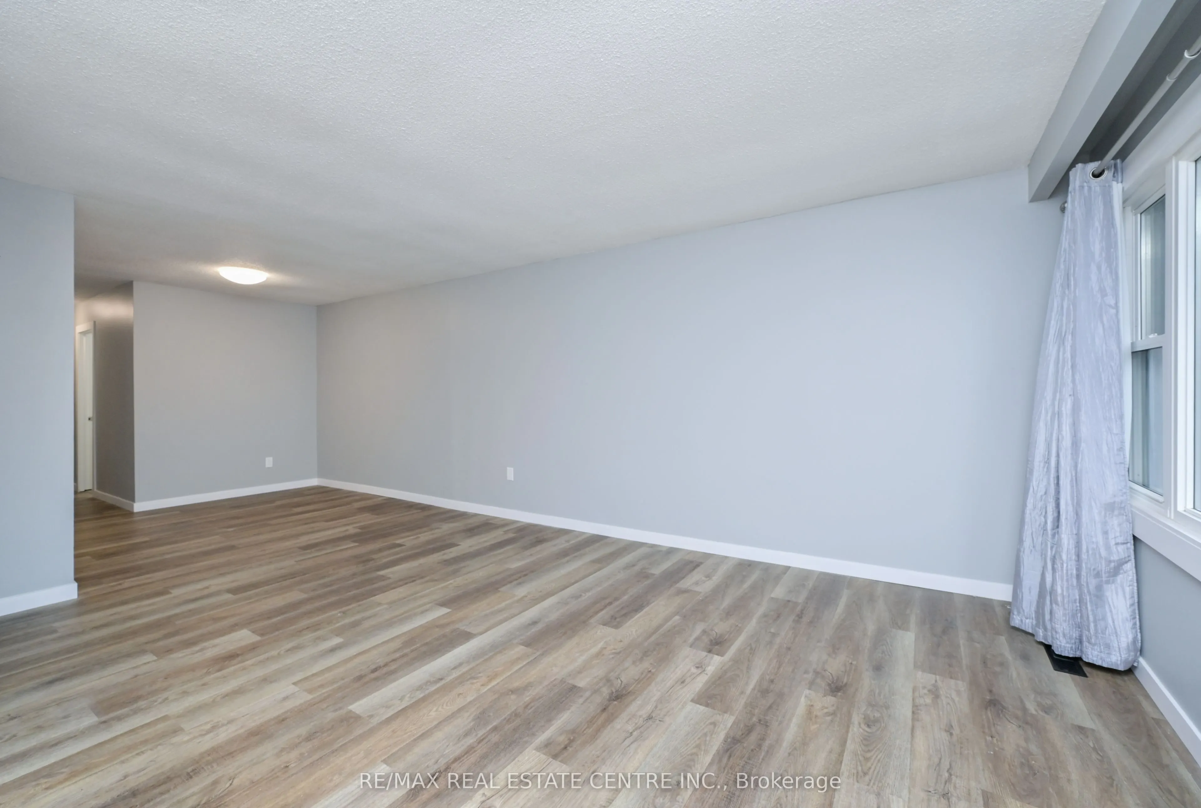 116 Burbank Crescent