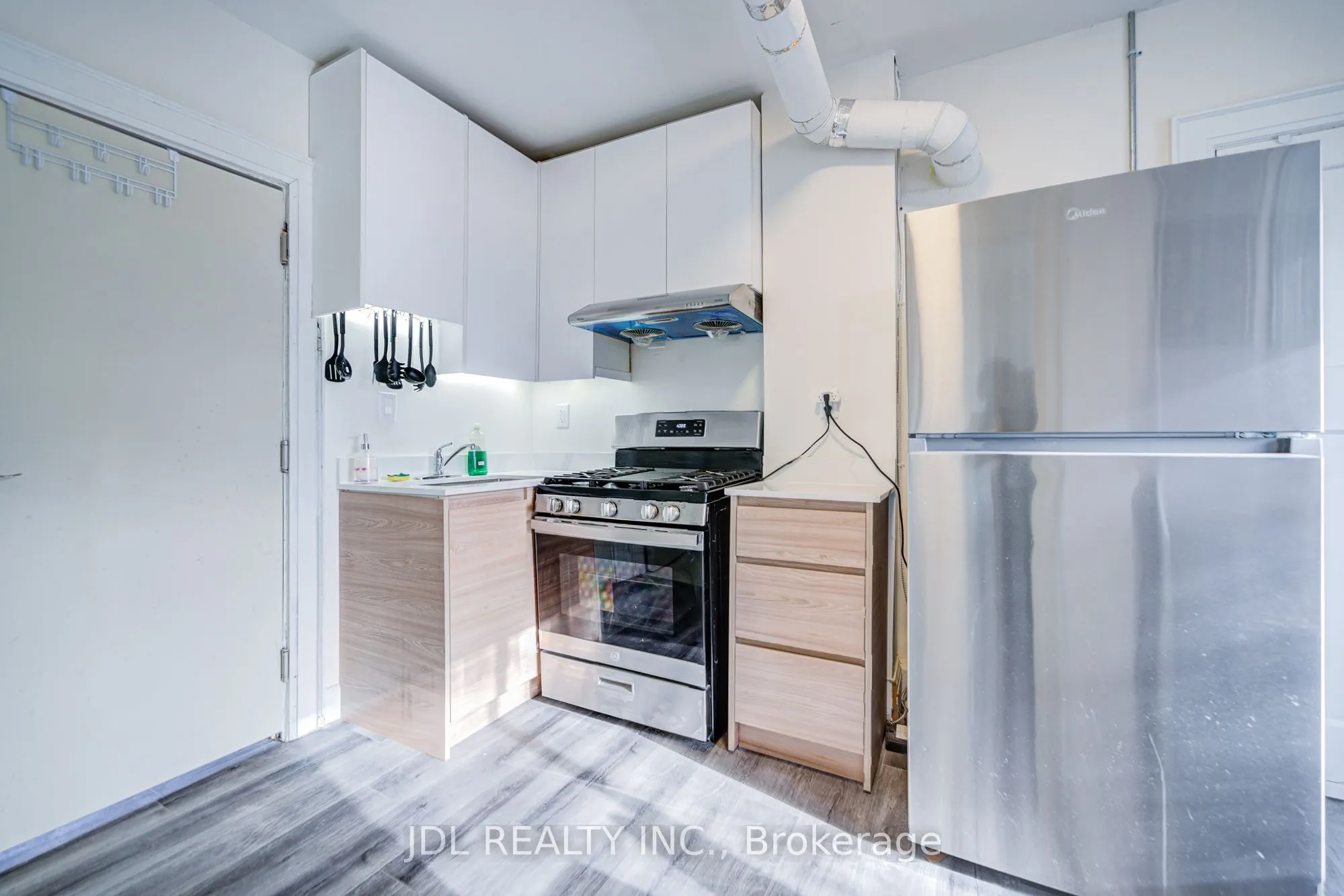 5 Sorauren Avenue #6