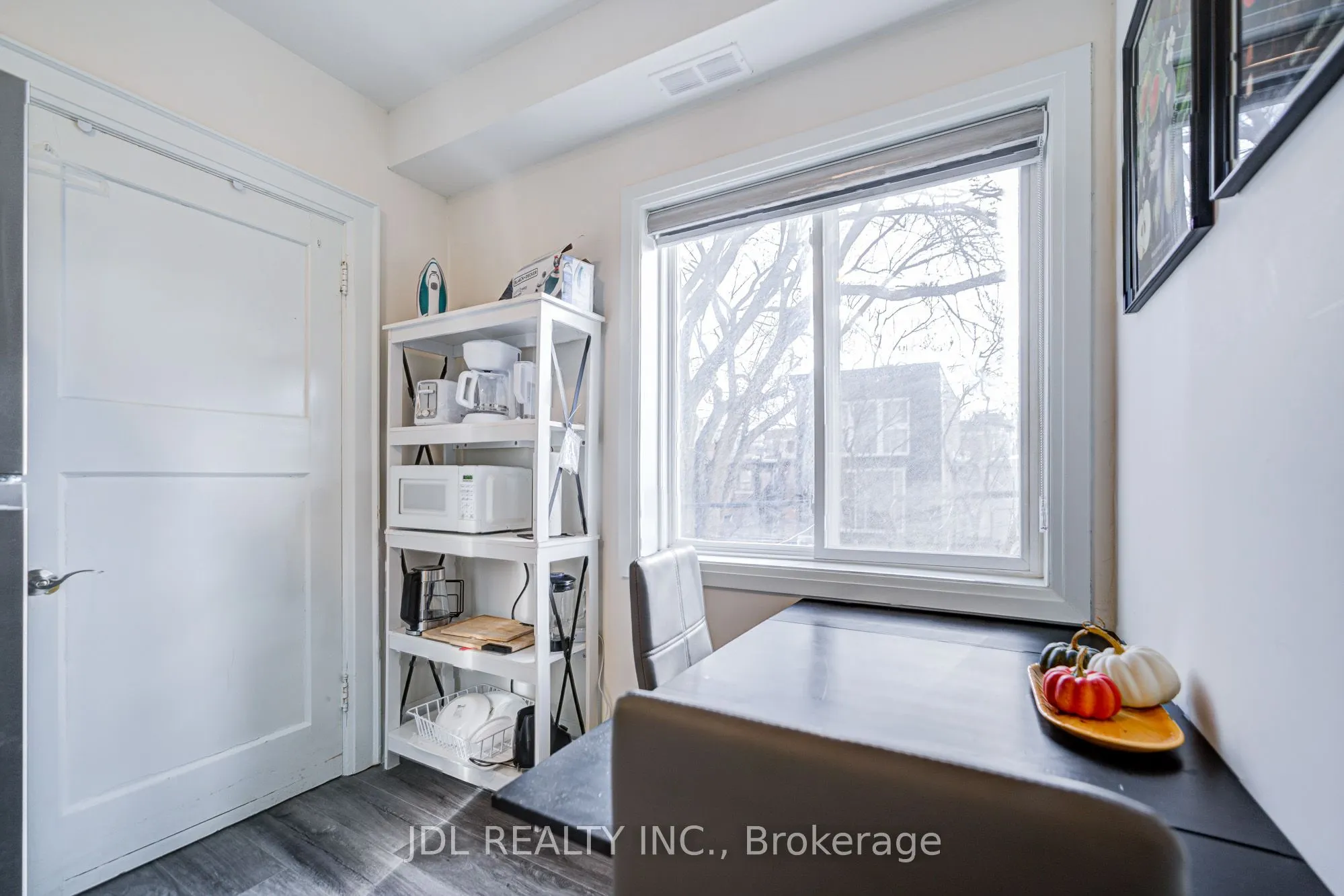 5 Sorauren Avenue #6