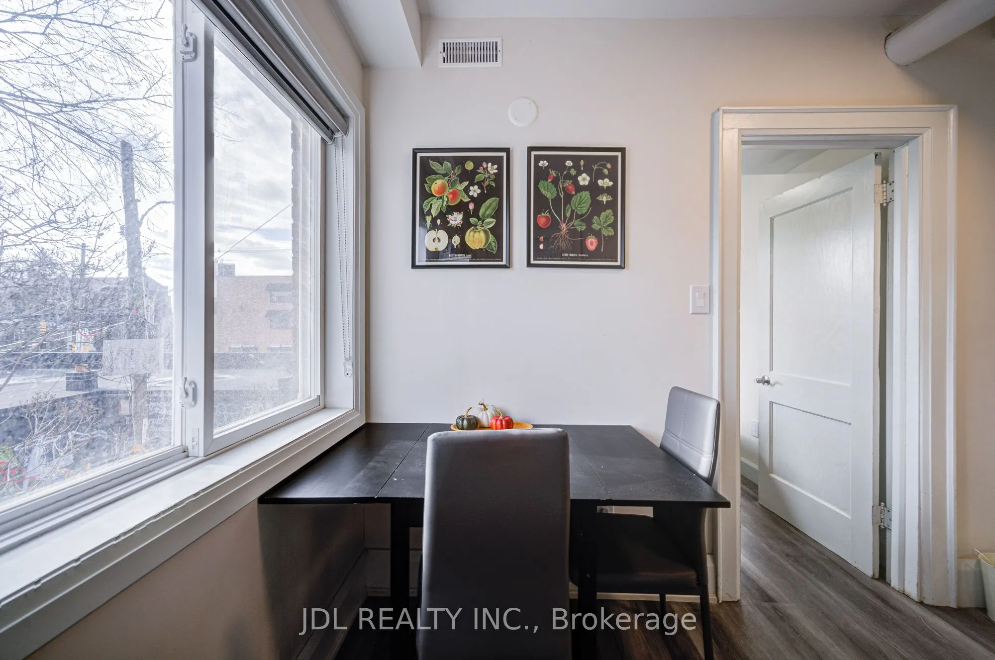 5 Sorauren Avenue #6