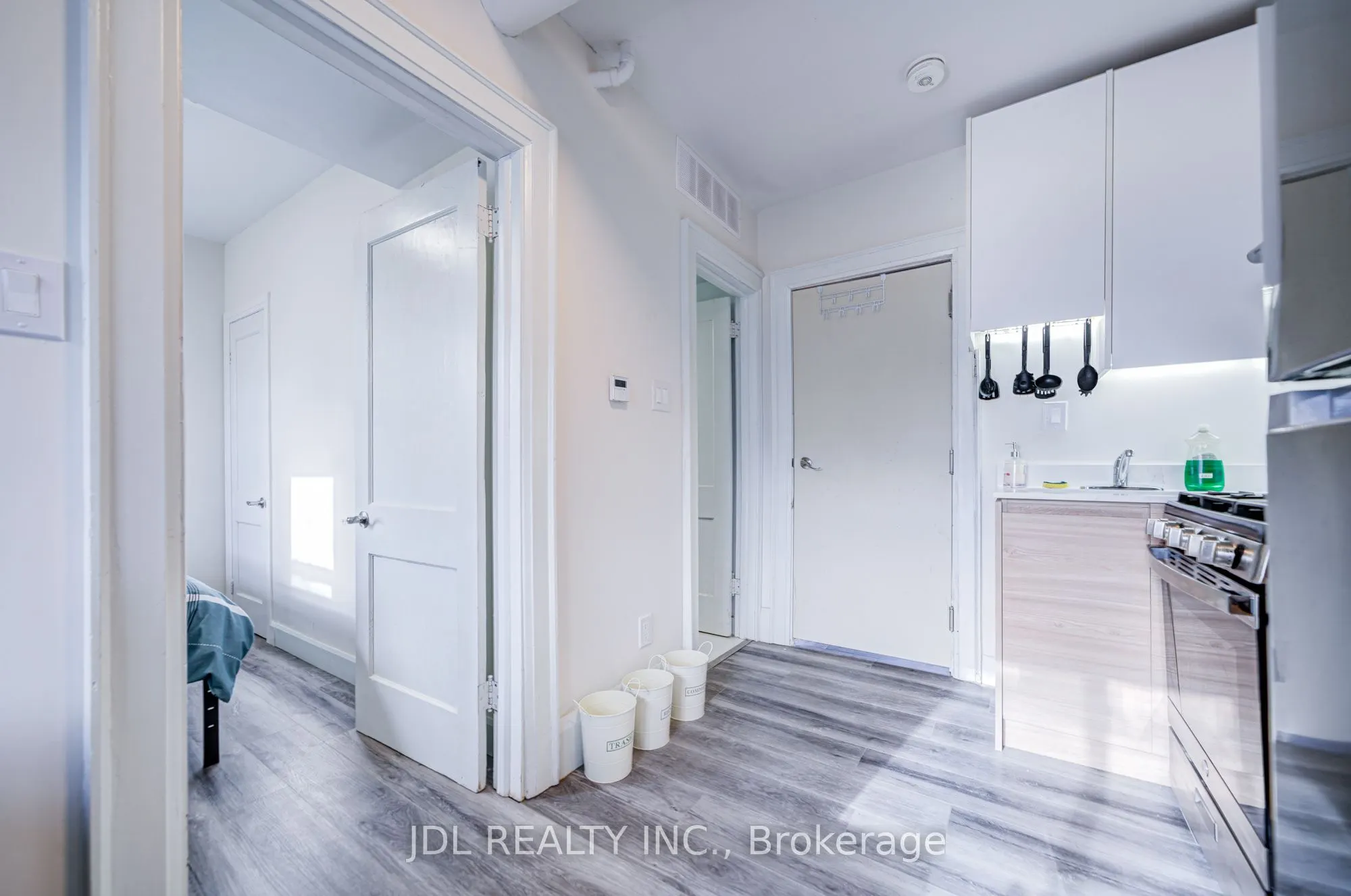 5 Sorauren Avenue #6
